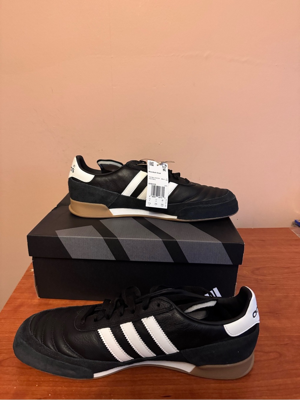 Brand New adidas Mundial Goal Soccer Sneakers